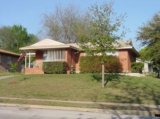 300 Myrtle Dr, Hurst, TX 76053