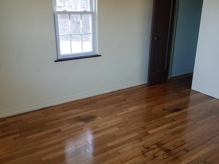 1153 Glenwood Rd — Photo 11