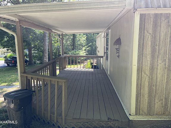 3rd image of 255 Dartmoor Dr