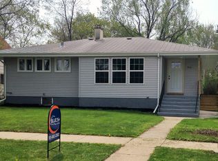 910 9th St NE, Devils Lake, ND 58301