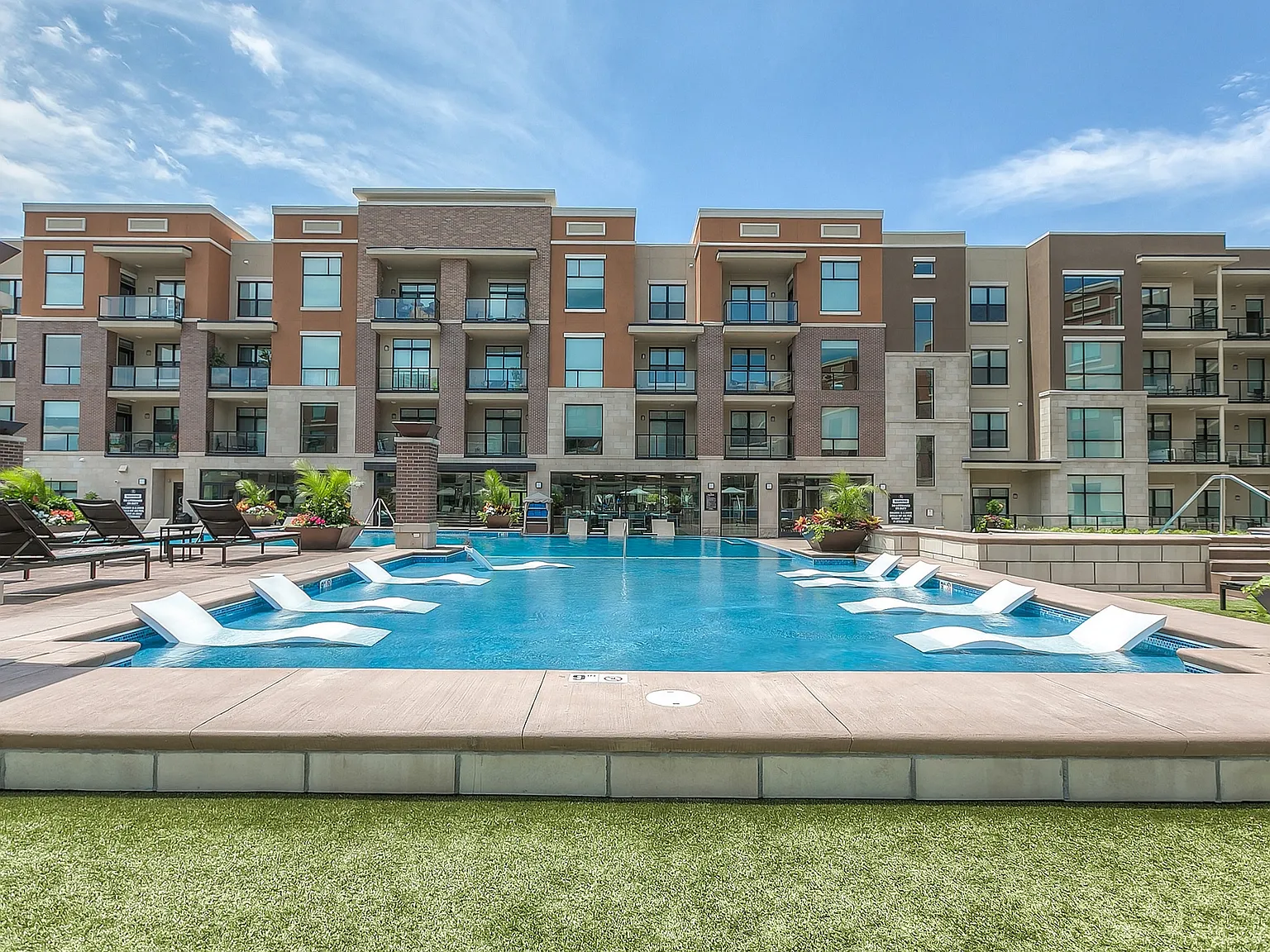 The Royale at CityPlace — Photo 2