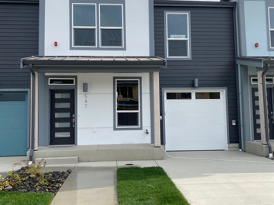 Newly built in the Cordata neighborhood.