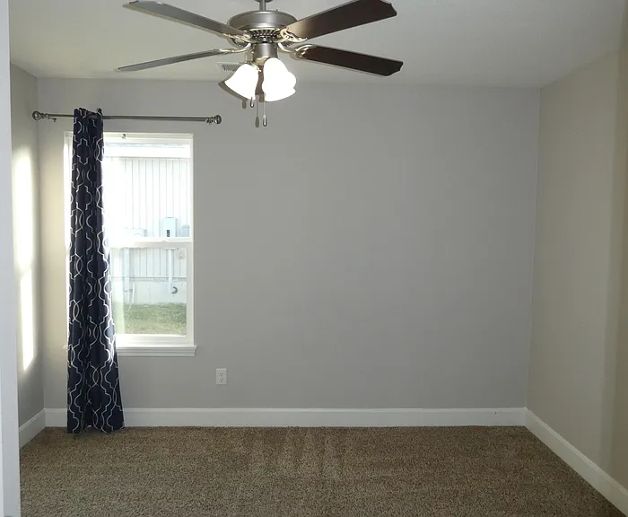 9229 N Gower Ave — Photo 4