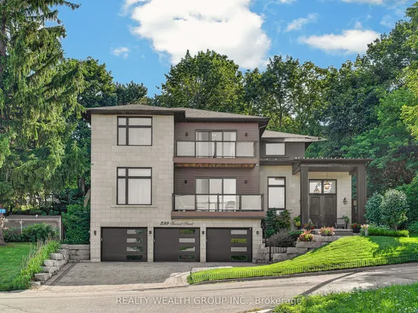 299 2nd St, Newmarket, ON L3Y 3W5