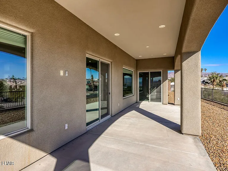 2520 Demaret Dr — Photo 40