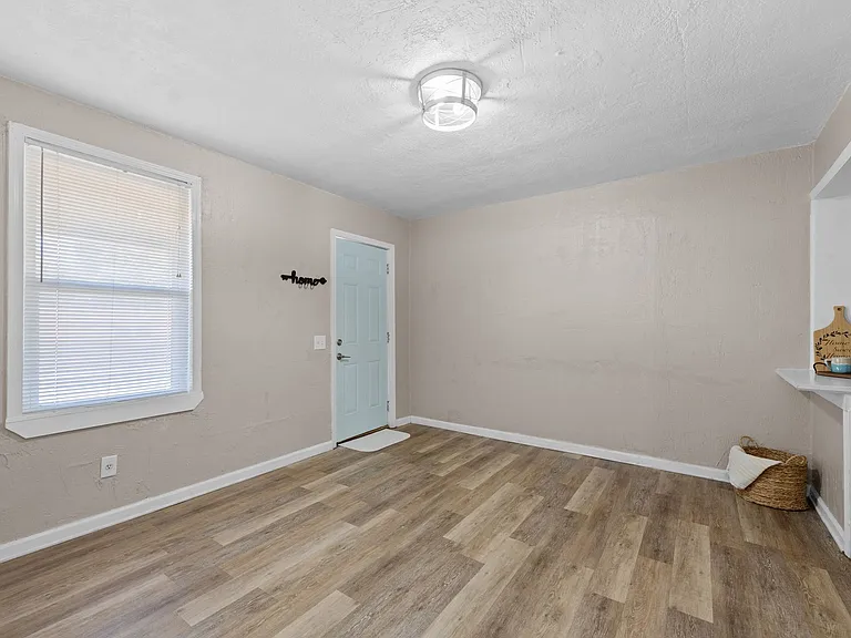 2101 W Romana St — Photo 3