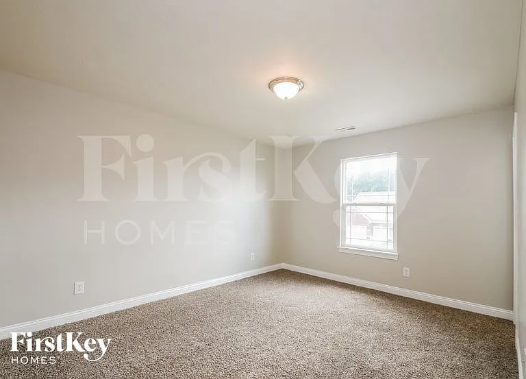 1771 Foudray Cir N — Photo 11