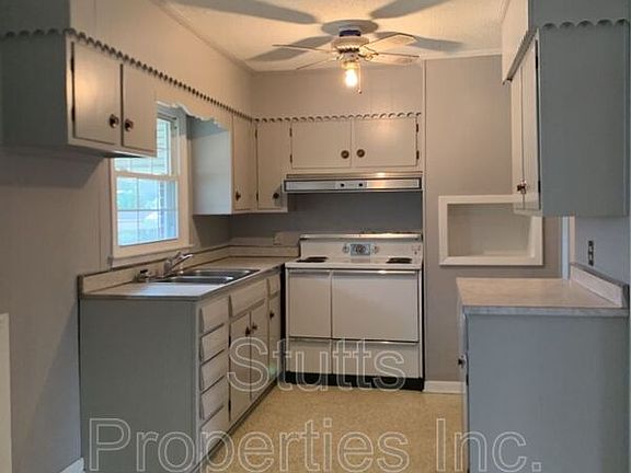 4th image of 4158 Eastwood Dr