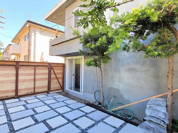 2nd image of 1822 Barry Ave #102