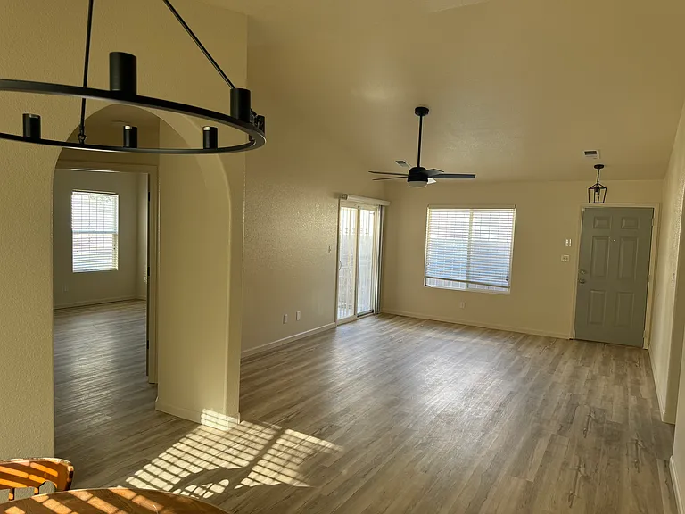 8501 Vista Chamisa Ln SW — Photo 1