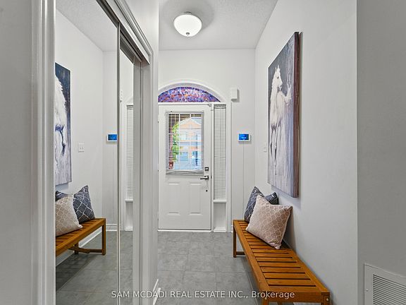 3rd image of 891 Oasis Dr