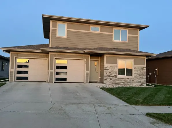 204 Lydia Ct, Harrisburg, SD 57032