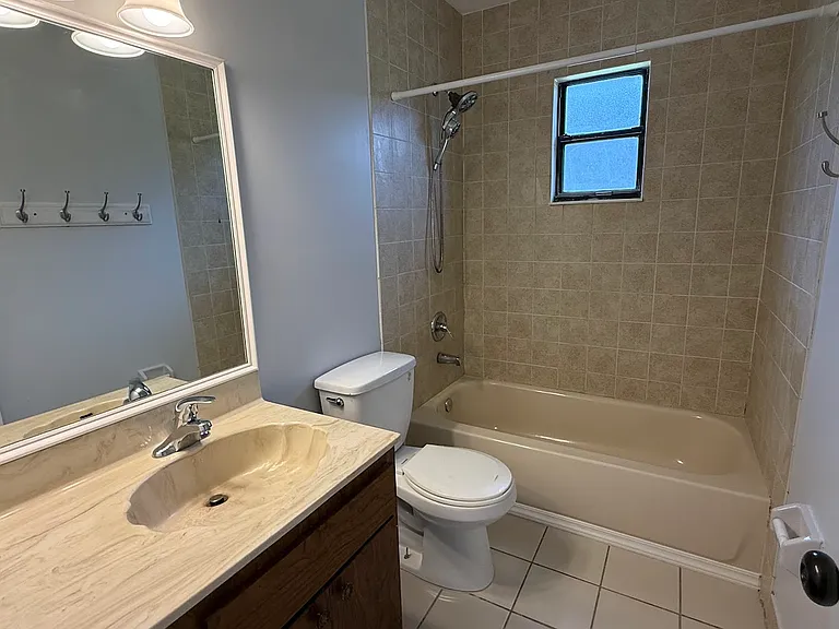 2325 SW Pamona St — Photo 10