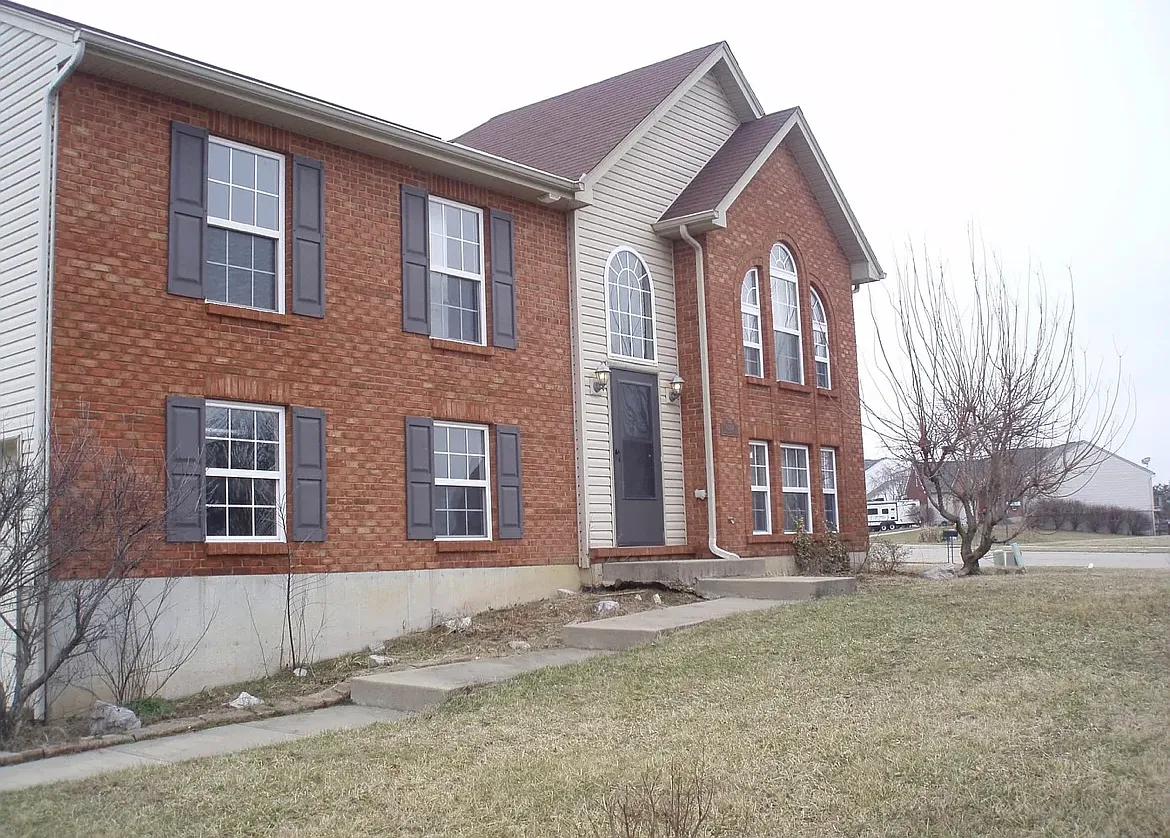 3 bed, 2.5 bath, 1205 sqft, $2,200 — Photo 1