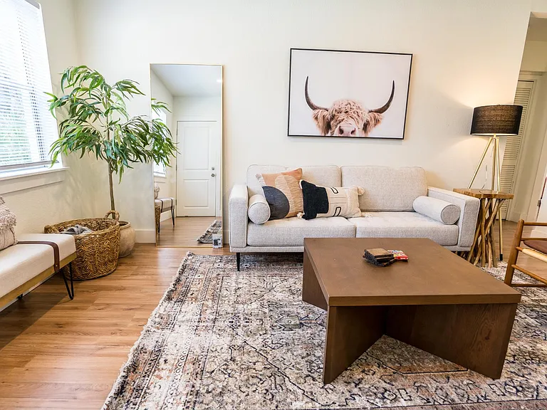 2160 Riverside Ave #5 — Photo 5
