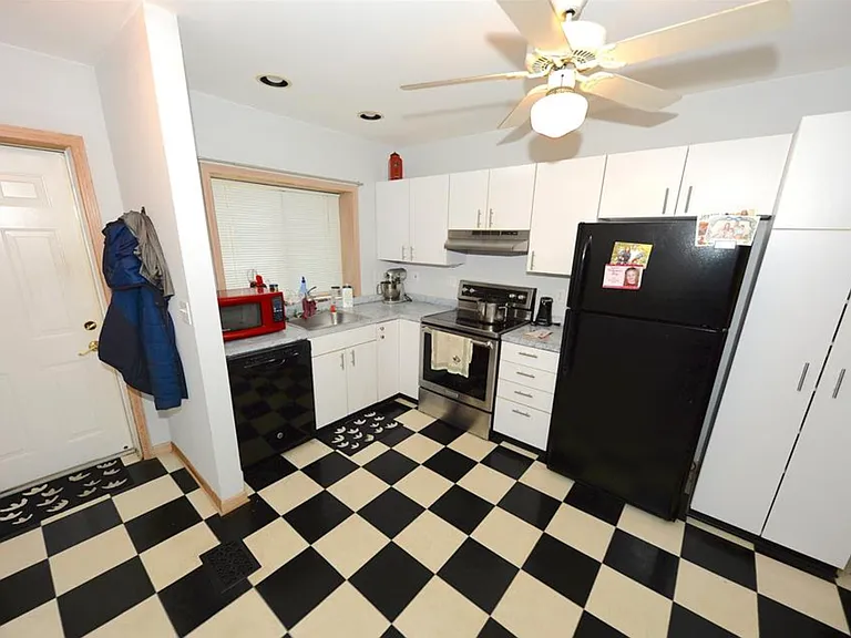 280 Hutton St — Photo 3