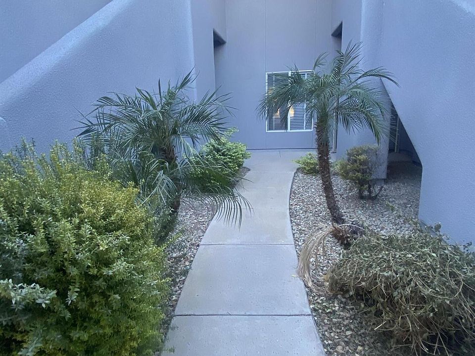 1st image of 7401 W Arrowhead Clubhouse Dr Unit 1085