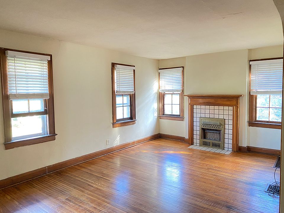 1st image of 1385 Northwest Blvd #D