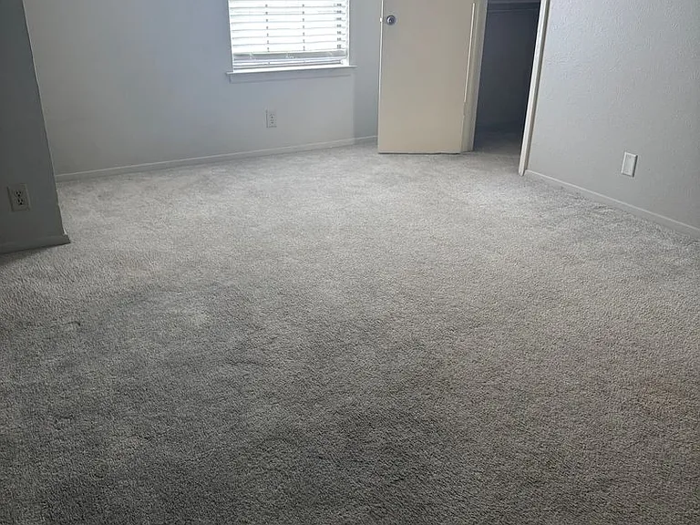 716 W Mulberry St — Photo 11