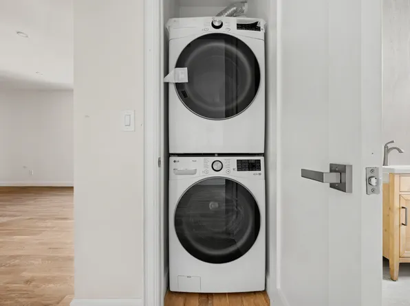 462 Maple Street image 10 of 16