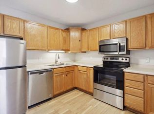 30 E 13th St #30, Waconia, MN 55387
