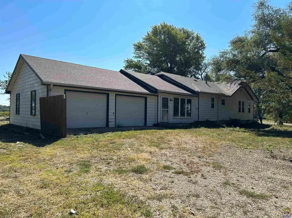 5228 SE 61st St, Berryton, KS 66409