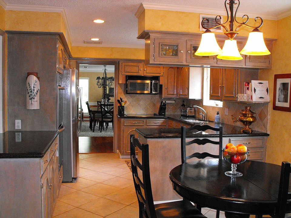 Kitchen/Breakfast/Bar