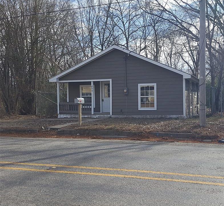 1st image of 804 E Broadway St