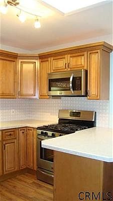 3rd image of 6 Morgan Dr