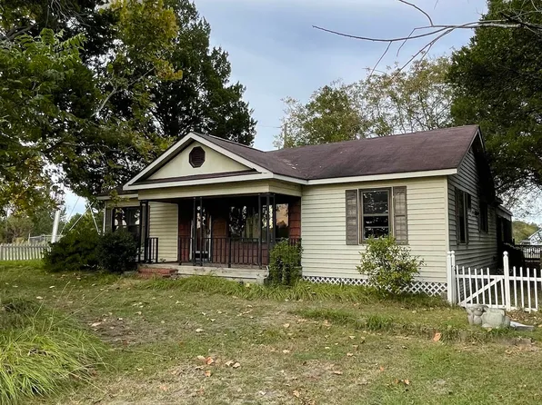3 9th St, Mc Rae Helena, GA 31037