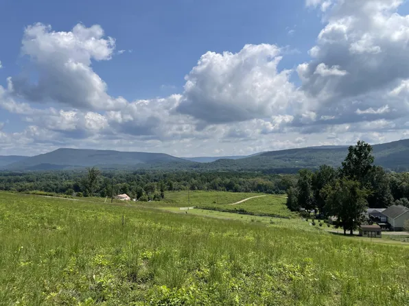 2 Derek Dr, Jasper, TN 37347