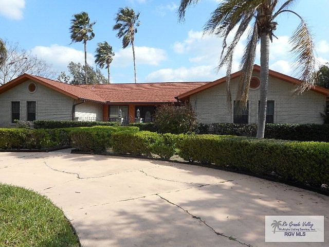 1st image of 616 Palm Valley Dr E