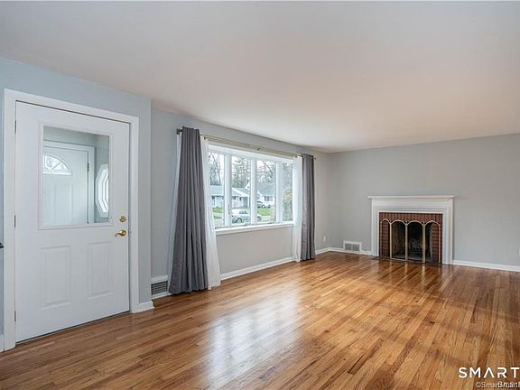 5th image of 34 John Smith Dr