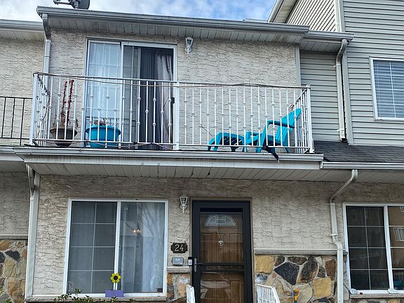 2nd image of 24 Theater Ln