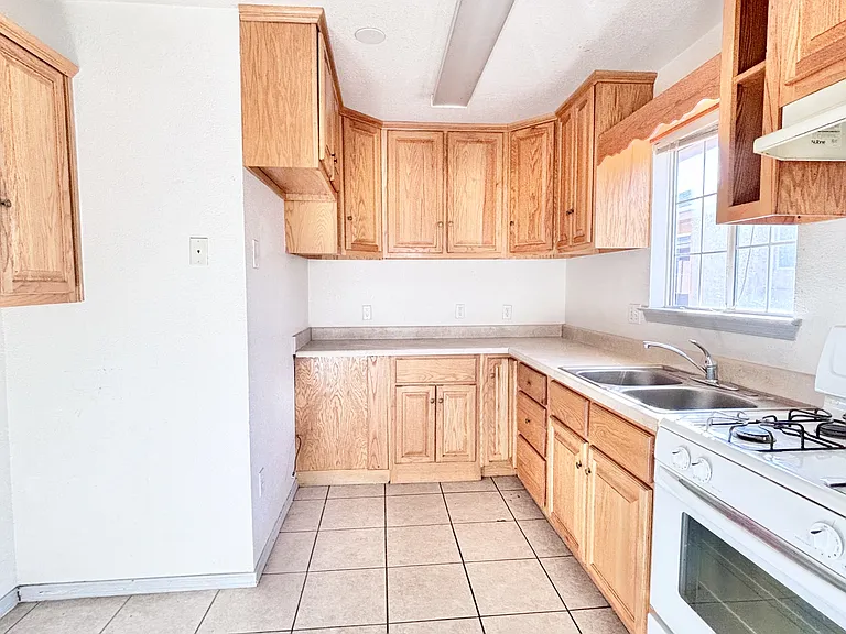 2717 Idalia Ave #B-1 — Photo 6