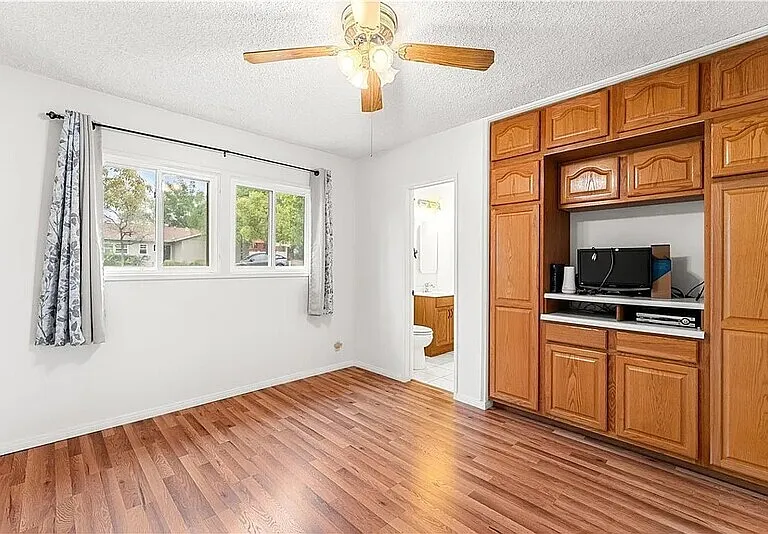 116 E Campus View Dr — Photo 9