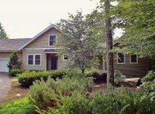 112 Pondview Rd, Weare, NH 03281