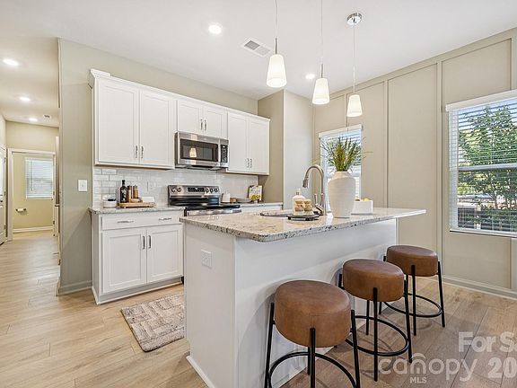 5th image of 4624 Lakeview Rd #4