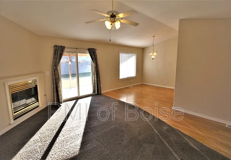 716 Kimberly Ct — Photo 7
