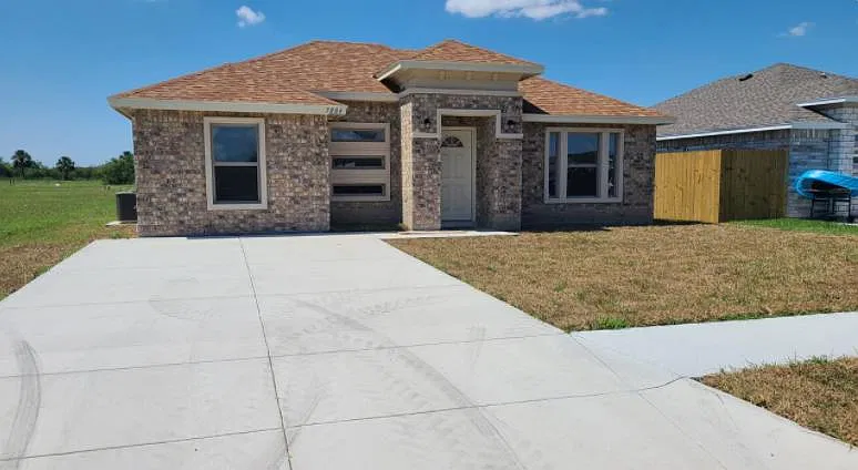 3 bed, 1077 sqft, $1,600 — Photo 3