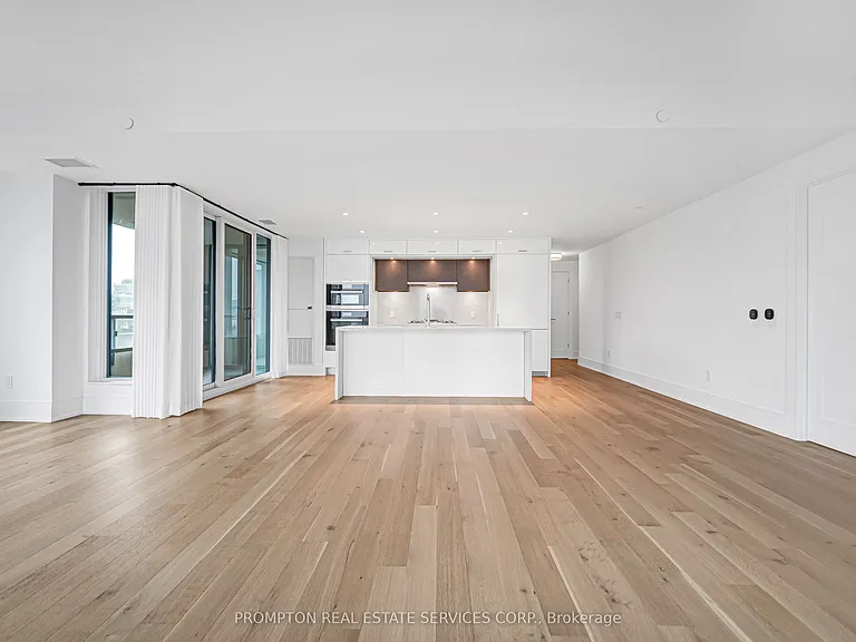 455 Wellington St W #908 — Photo 24