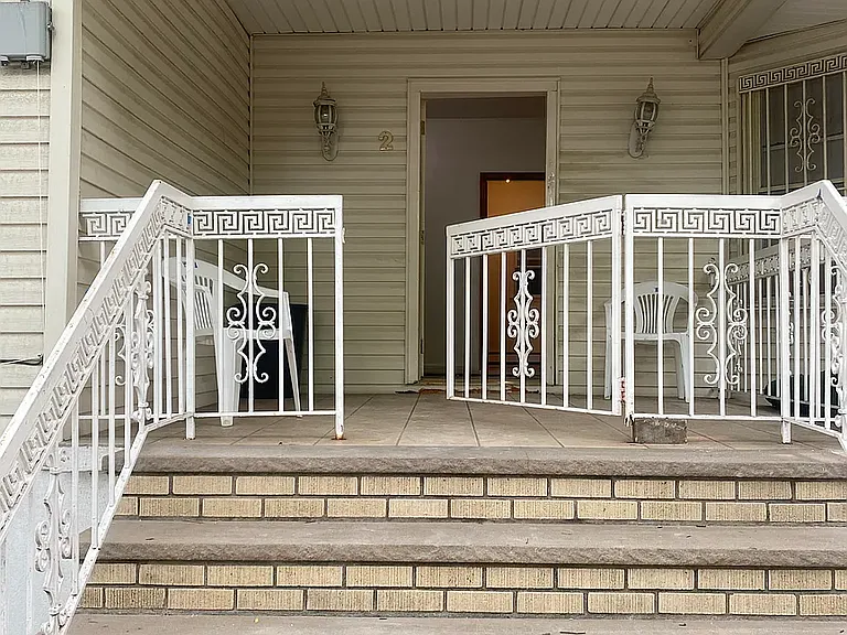 2 Stratford Rd #1 — Photo 1