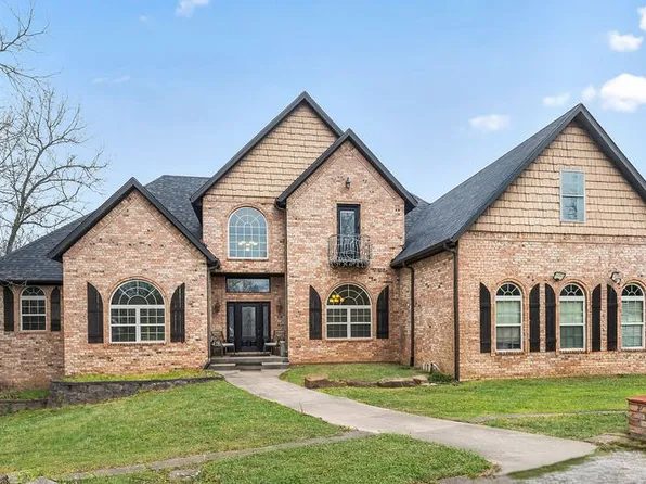 14 Holcombe Ln, Bella Vista, AR 72714