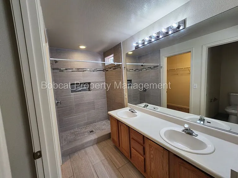 1331 Chichester Dr — Photo 9