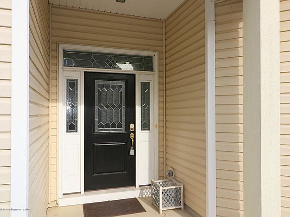 4th image of 80 Bayville Way