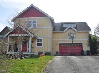 9764 NE Kitsap St, Bainbridge Island, WA 98110