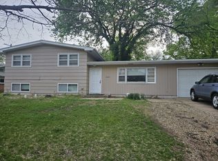 1409 Jarvis Dr, Manhattan, KS 66502