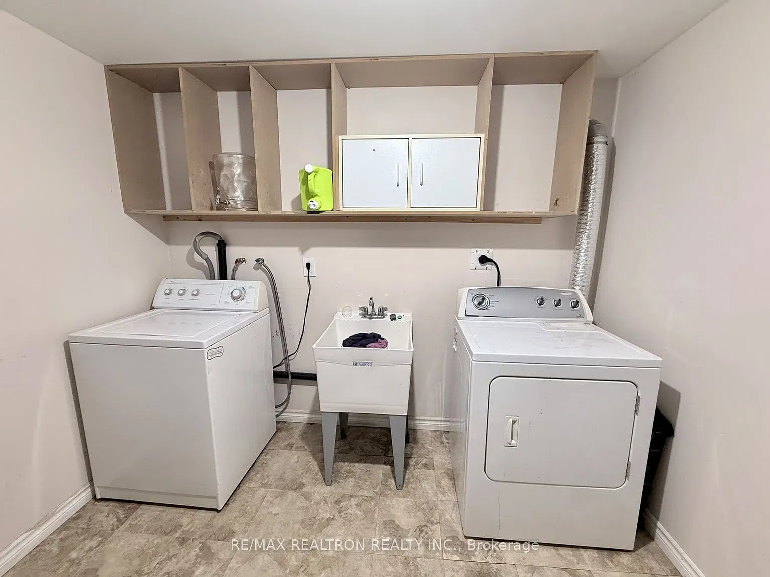 5 bed, $1,850 — Photo 2