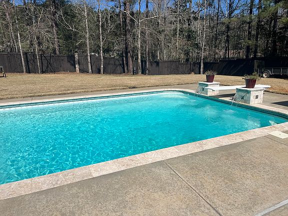 2nd image of 4 Bristol Ln