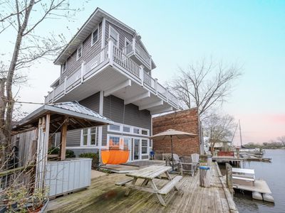 621 W Main St, Benton Harbor, MI, 49022